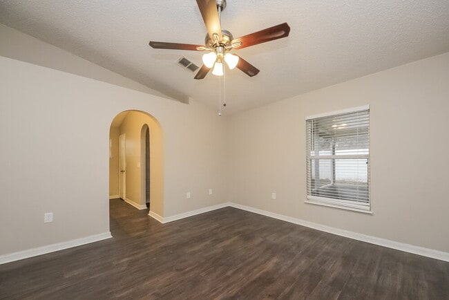 Building Photo - 11737 Pethrick Dr