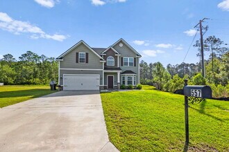 Building Photo - Large home only 10 minutes from Fort Stewart