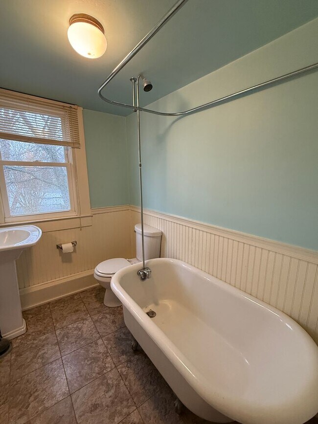 Building Photo - Single-Family Home with Fenced Yard in Cambridge, MD