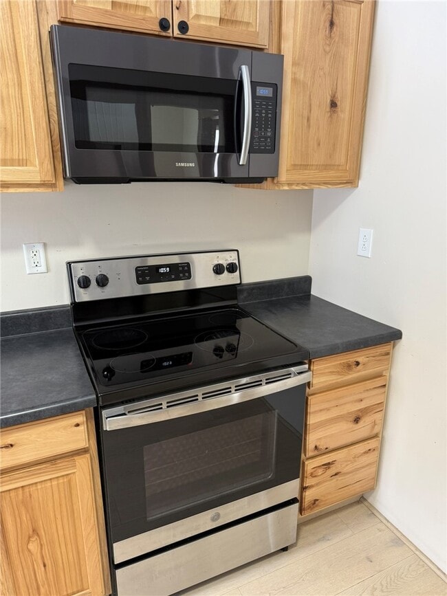 Building Photo - 414 Walnut St