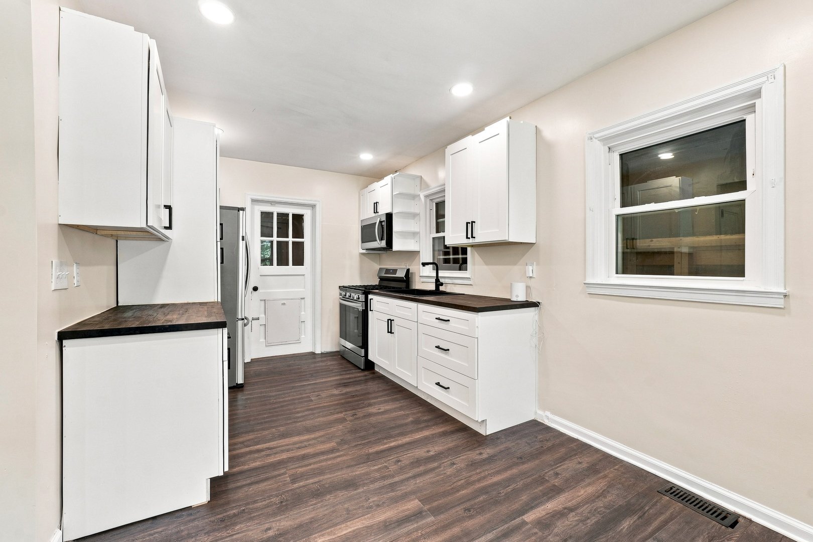 Building Photo - 2875 Orion Dr