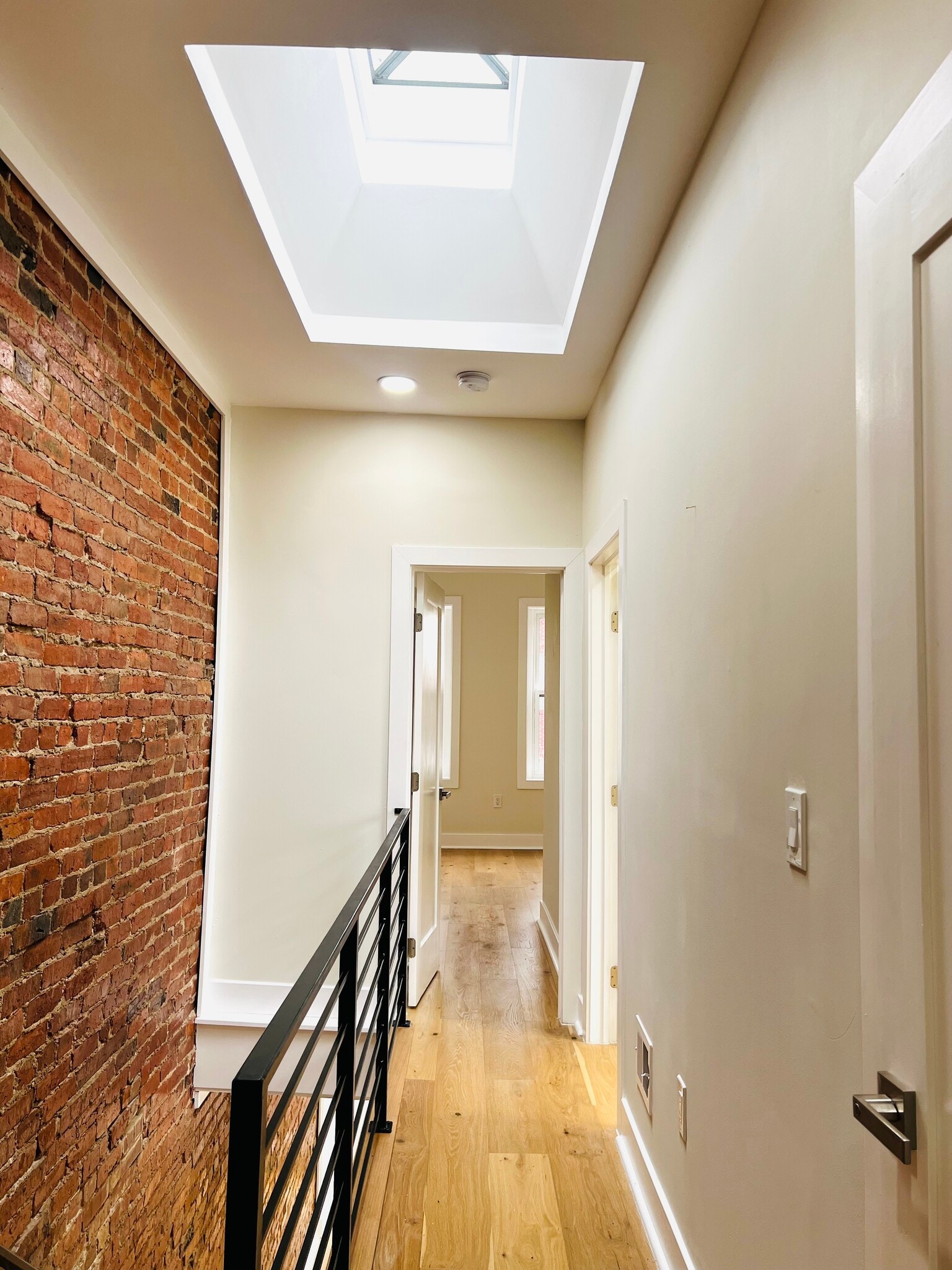 Building Photo - 116 Thomas St NW