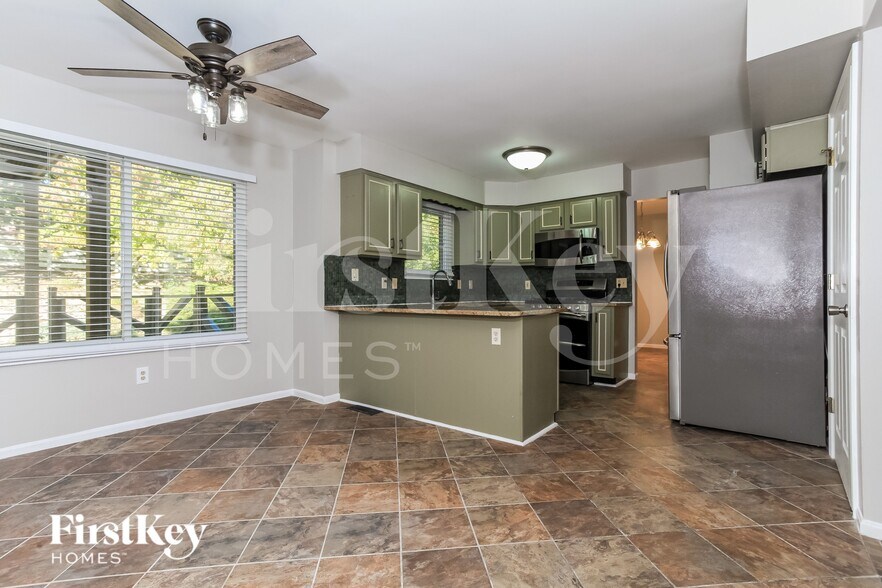 Building Photo - 6012 Kingsgate Dr