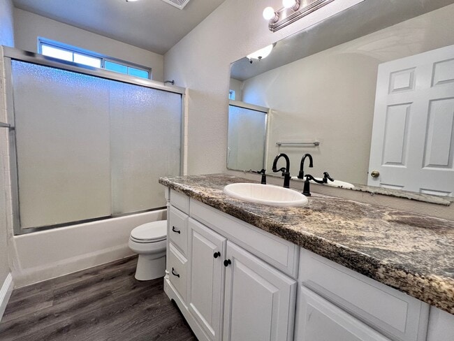 Building Photo - $2,750 West Fresno Near Island Water Park  4 Bed W. San Ramon