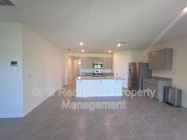 Building Photo - 33409 Country House Dr