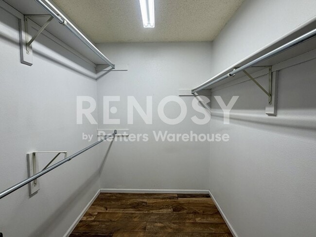 Building Photo - Your new 3 Bed 2 Bath home is waiting for you on Trenton St.