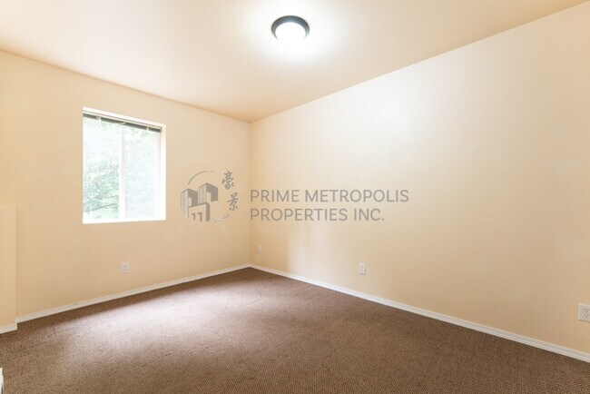 Building Photo - 11322 Exeter Ave NE