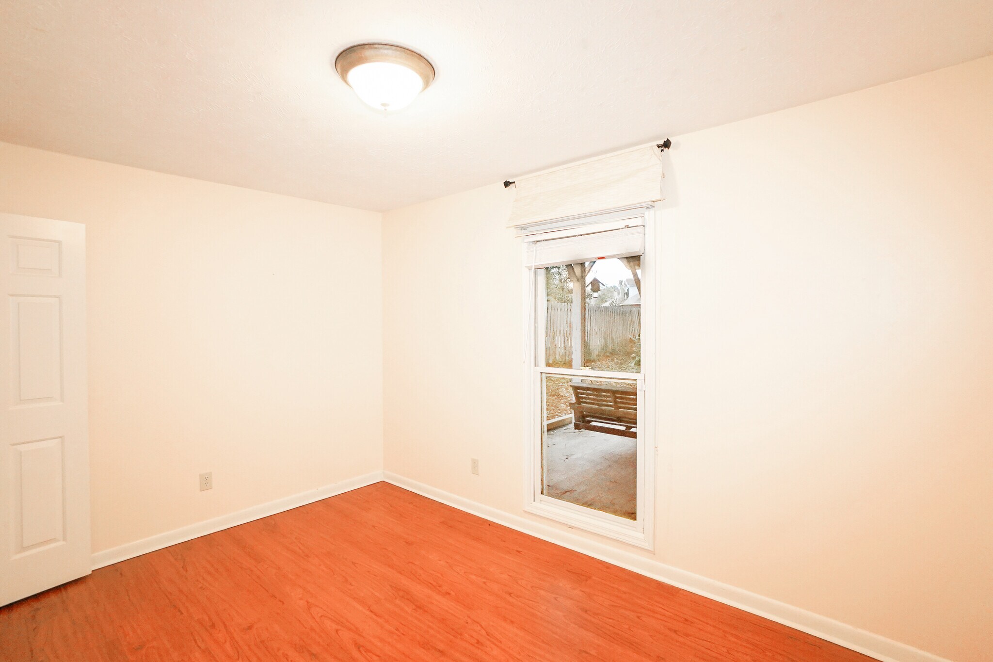 Building Photo - 325 Mockingbird Ln