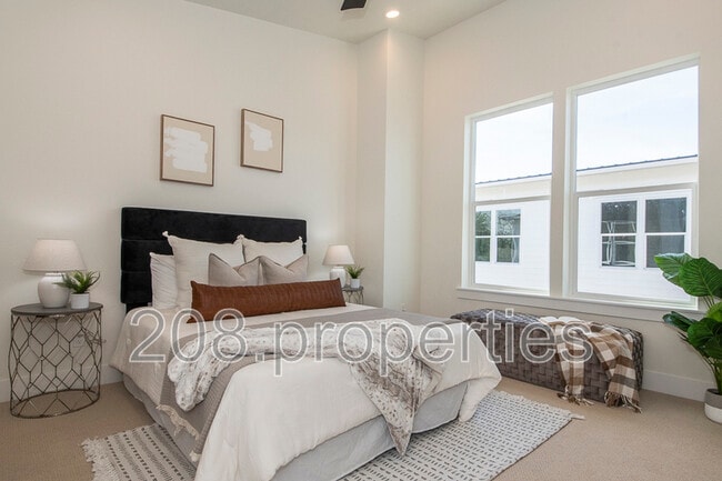 Building Photo - 479 E Violets Cv Ln