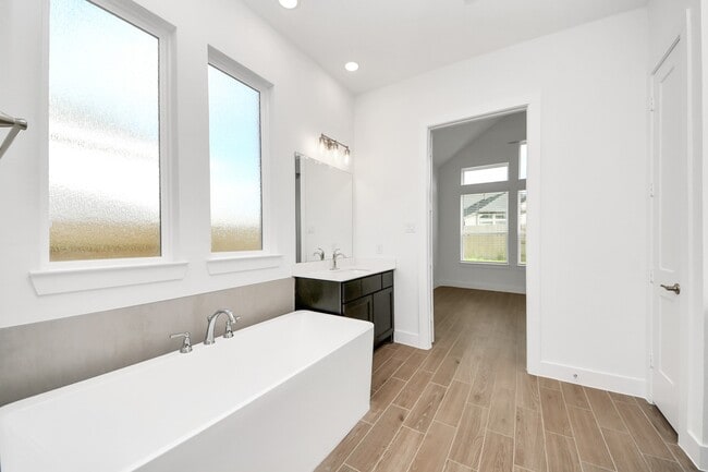 Building Photo - 25026 Midnight Willow Dr