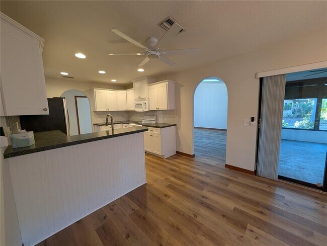 Building Photo - 3741 Thornbush Ln