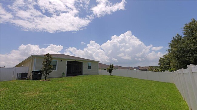 Building Photo - Magnetite Loop