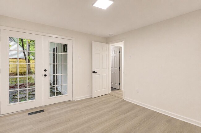 Building Photo - 3116 Domar St