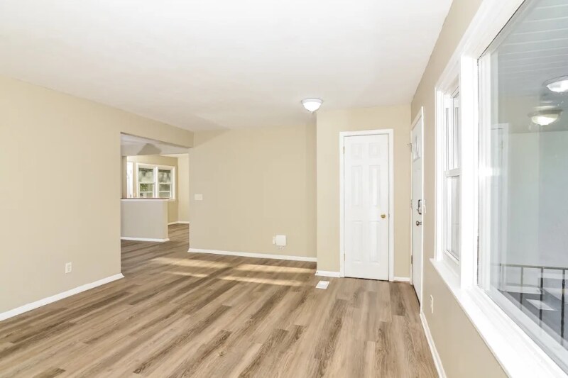 Building Photo - 400 Hazelwood Rd