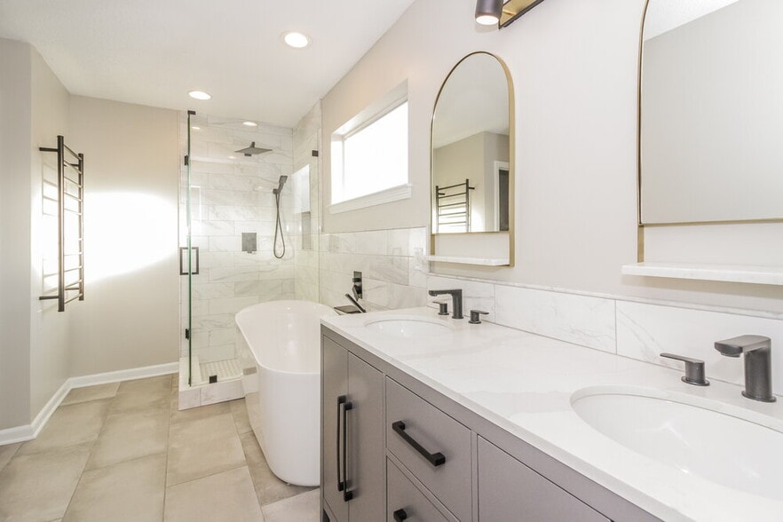 Building Photo - 1125 Red Fern Cir W