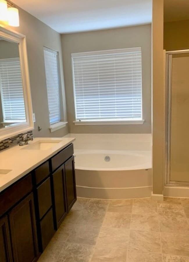 Building Photo - 3 Bedroom Home in Freestone at Bayside
