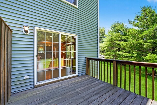 Building Photo - 295 Pinebrook Dr