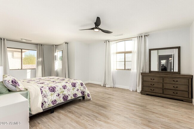 Building Photo - 3726 W Villa Linda Dr