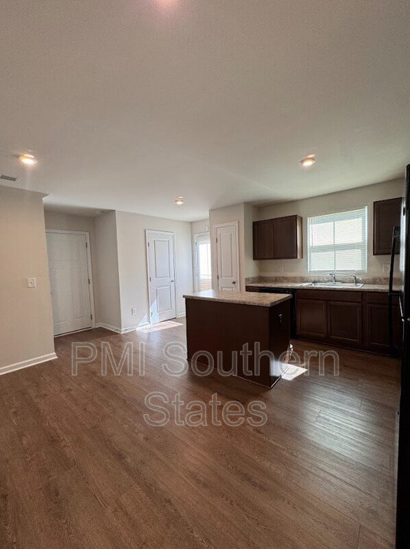 Building Photo - 926 Shakespeare Dr