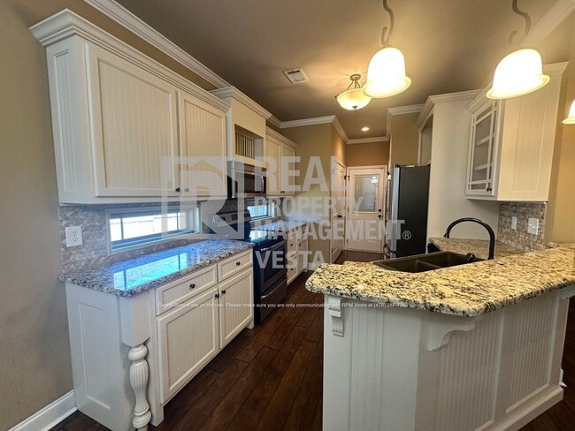 Building Photo - 307 Amber Dr