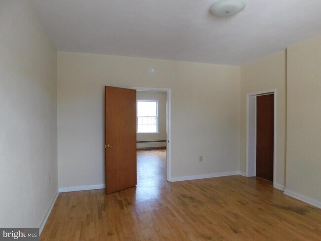 Building Photo - 113 W Boscawen St