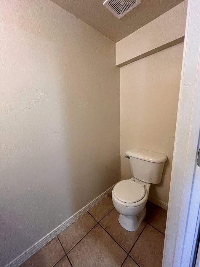 Building Photo - 723 E Dorado Ct
