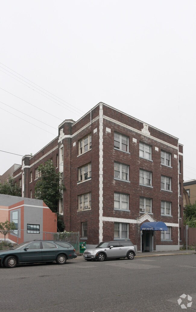 Summit Vista Apartments 1736 Summit Ave Seattle WA 98122 Apartment