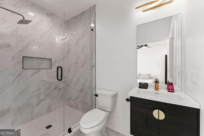 Building Photo - 151 S Pointe Dr