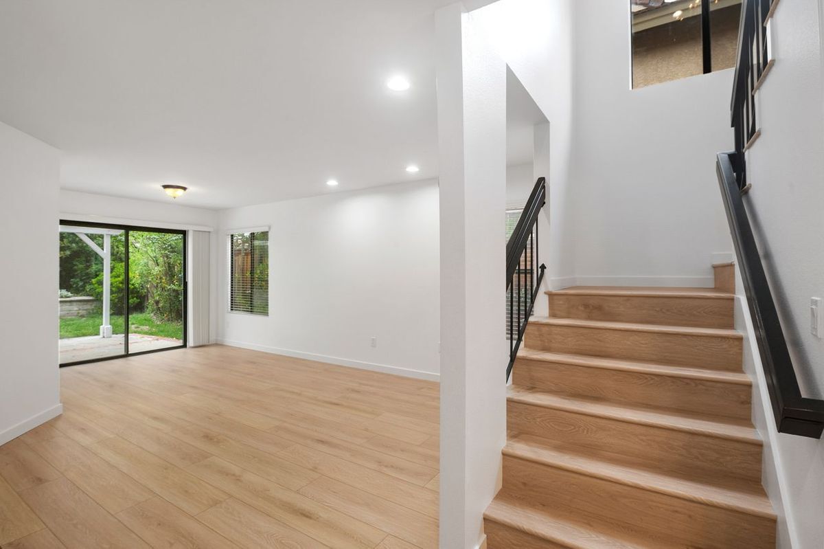 Building Photo - 4139 Lost Springs Dr