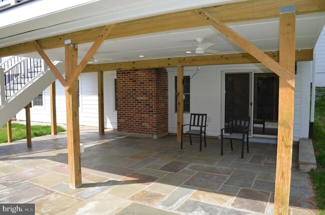 Building Photo - 9012 Paddock Ln