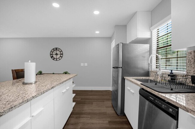 Building Photo - 13930 Heritage Club Dr