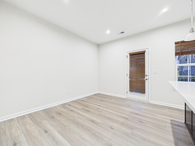 Building Photo - 2108 Trout Lily Ln