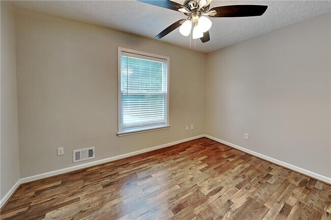 Building Photo - 400 Ansley Dr