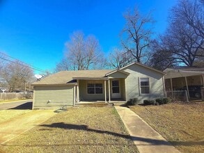 Building Photo - 405 24th St SE