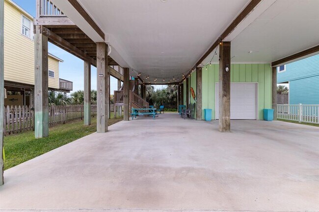 Building Photo - 4111 Isla Del Sol Dr