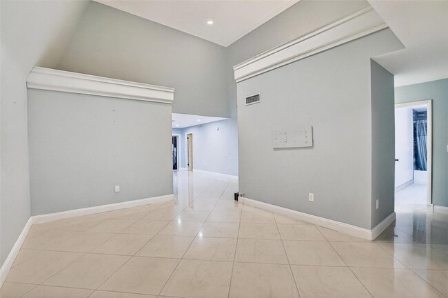 Building Photo - 9430 SW 49th St