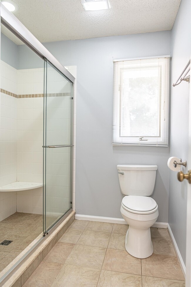 Building Photo - 4 Harness Pl