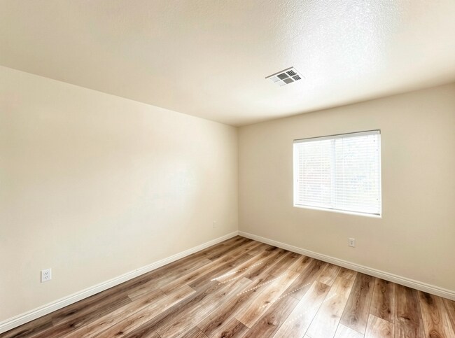 Building Photo - 261 Dizzy Petunia Ct