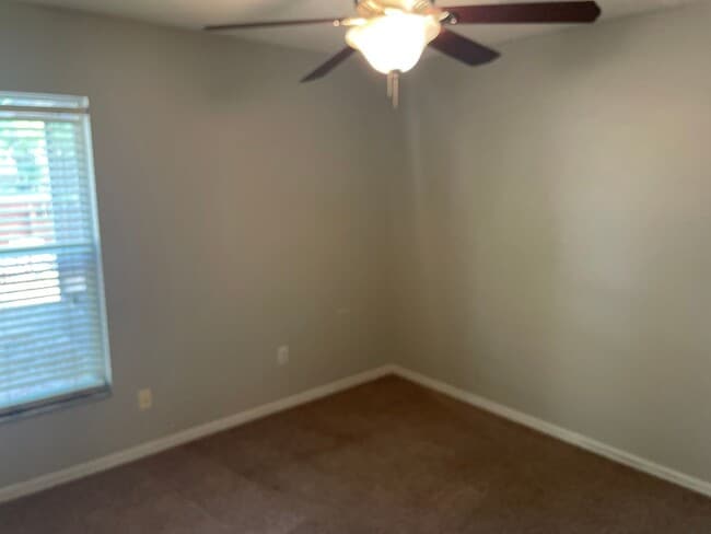 Building Photo - 3-bedroom, 2-bath home features a 2-car garage