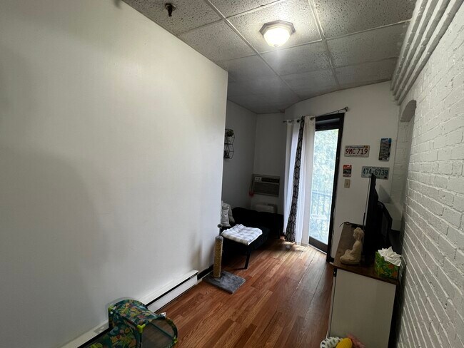 Building Photo - Main Street Marlborough Apartments