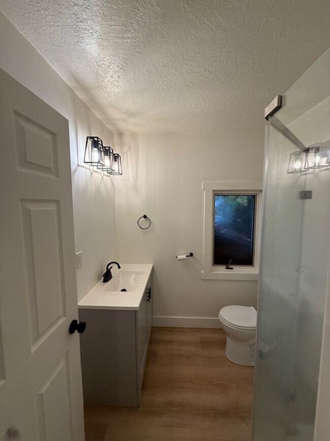 Building Photo - 0107-01