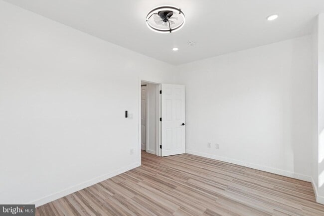 Building Photo - 2242 S Bonsall St