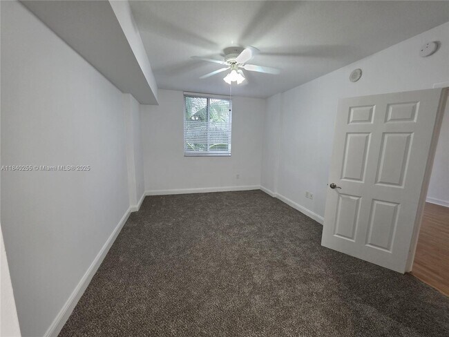 Building Photo - 510 NW 84th Ave