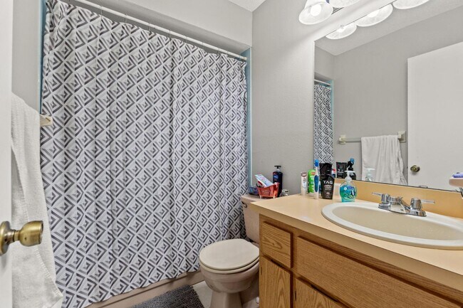 Building Photo - 7124 Barclay Ave