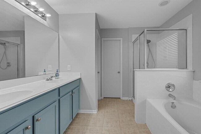 Building Photo - 9307 Harts Garden Ln