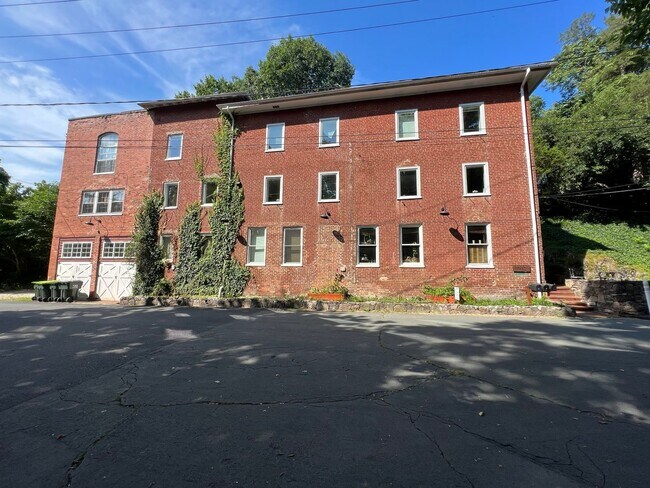 Building Photo - Historic Woolen Mills Mill House