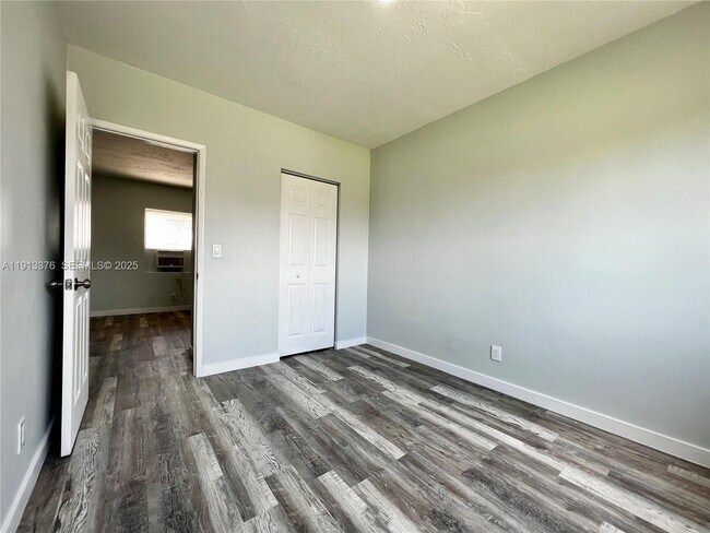 Building Photo - 806 NW 7th Terrace