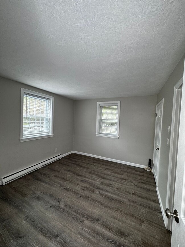 Building Photo - Well maintained one bedroom condo in Chelm...