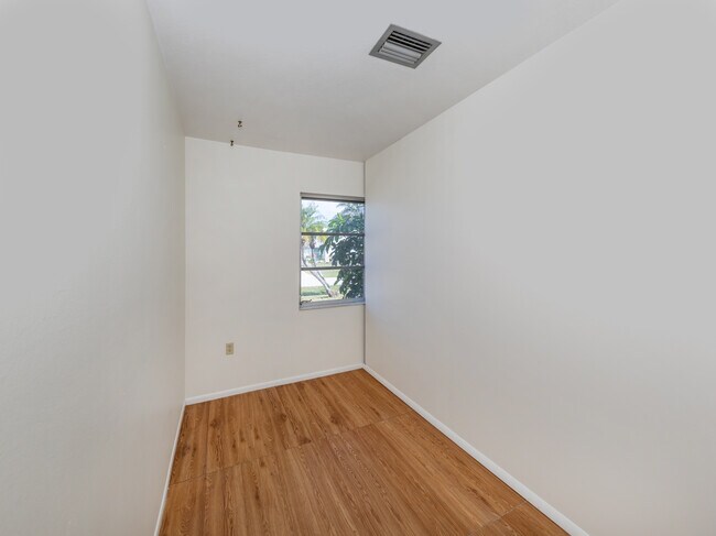 Building Photo - 438 Clover Rd