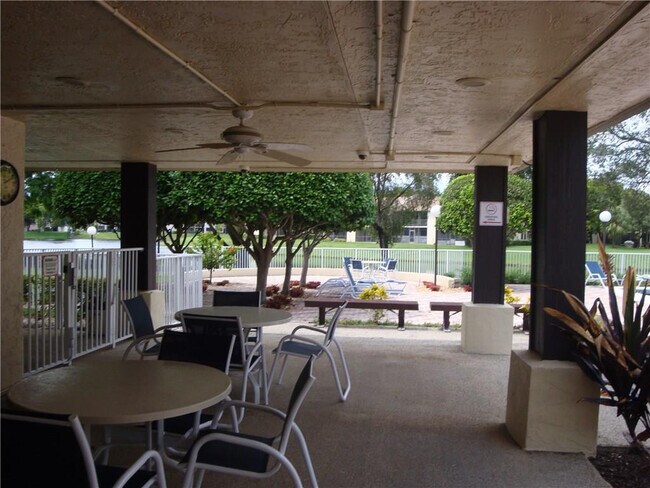 Building Photo - 2035 SW 15th St